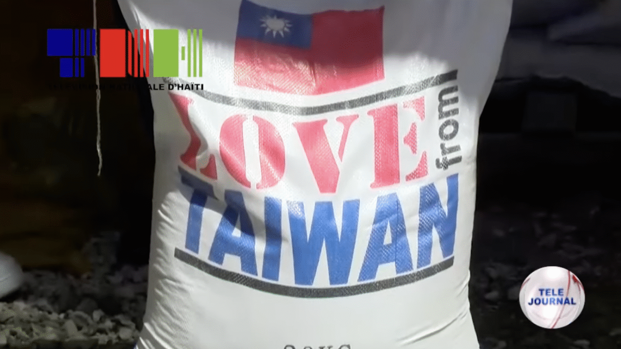 Taiwan remet un don de riz au FAES pour soutenir les déplacés en Haïti